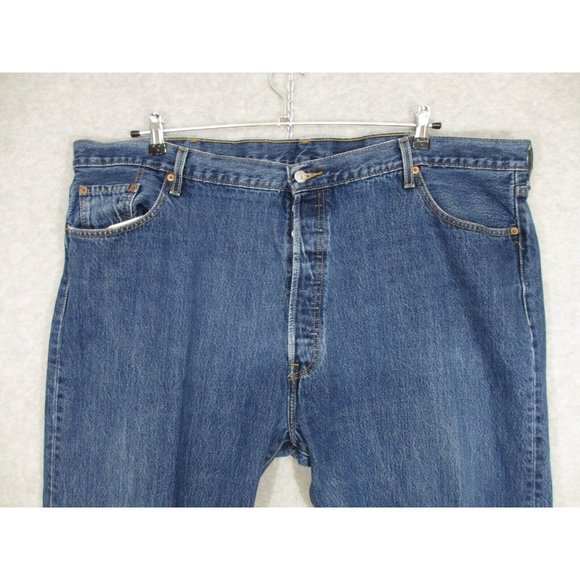 Levis 501 Men's Jeans Straight Leg Button Fly Size 48 x 30 Medium Wash - Picture 2 of 8